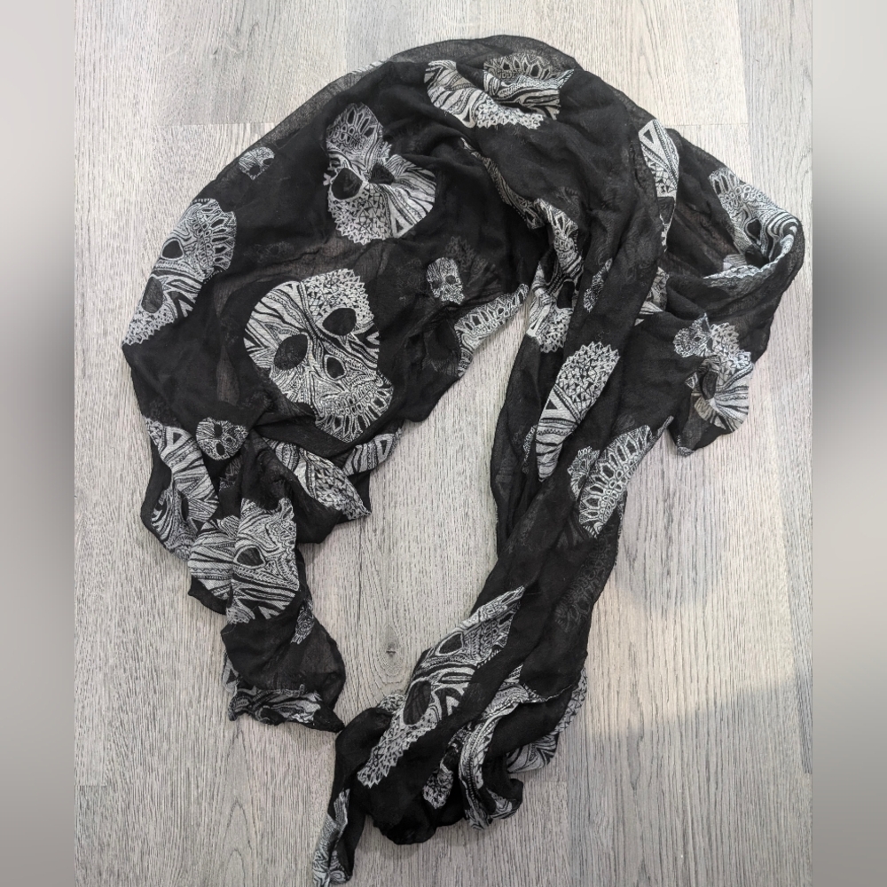 Skull light scarf Y2K Indie Sleeze Goth Alt Emo Scene